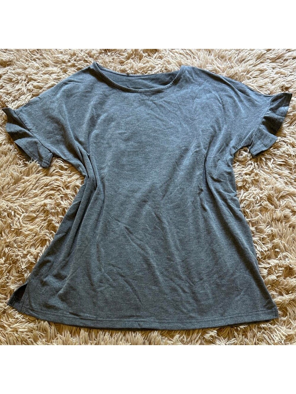 Gray polyester & spandex tee with ruffled sleeves in a S